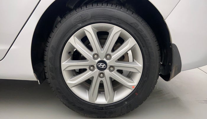 2016 Hyundai New Elantra 1.8 SX AT VTVT, Petrol, Automatic, 61,471 km, Left Rear Wheel