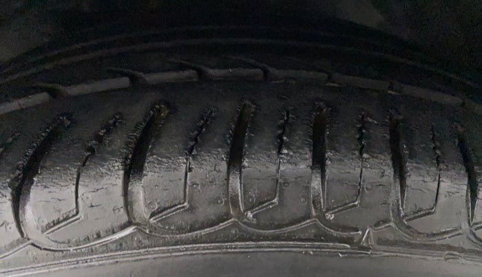 2016 Hyundai New Elantra 1.8 SX AT VTVT, Petrol, Automatic, 61,471 km, Left Front Tyre Tread