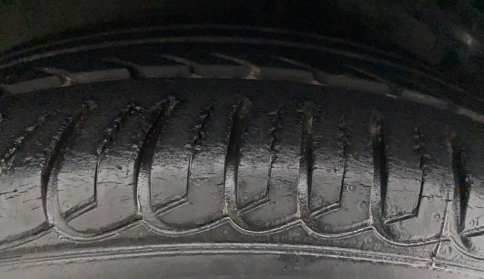 2016 Hyundai New Elantra 1.8 SX AT VTVT, Petrol, Automatic, 61,471 km, Right Rear Tyre Tread