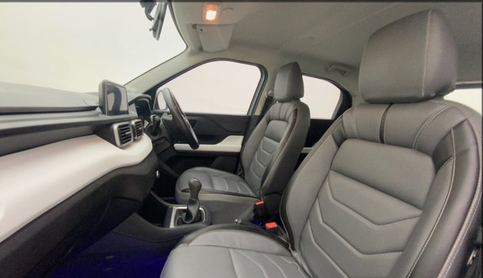 2022 Tata PUNCH ACCOMPLISHED MT, Petrol, Manual, 23,310 km, Right Side Front Door Cabin