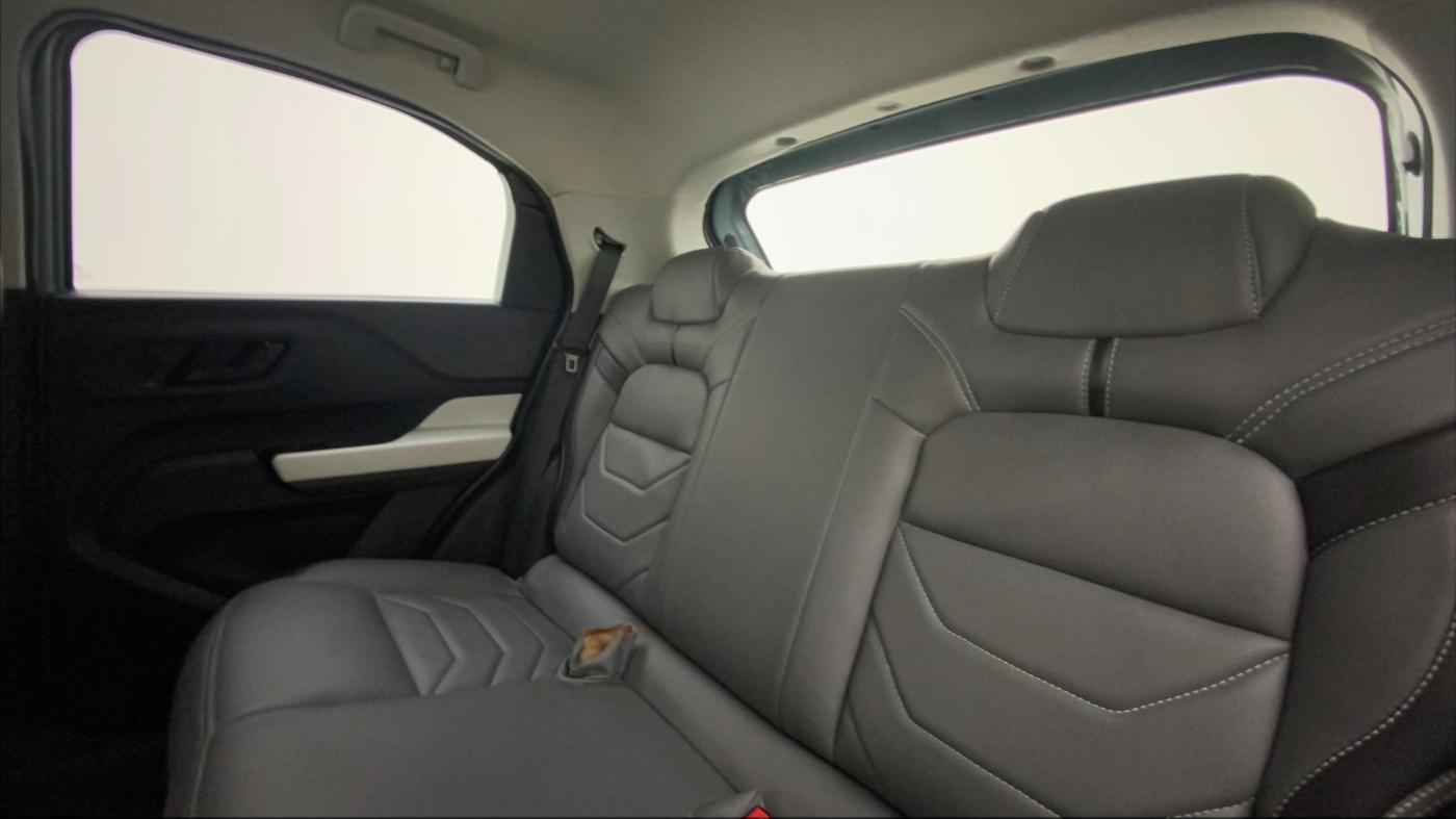 2022 Tata PUNCH ACCOMPLISHED MT, Petrol, Manual, 23,310 km, Right Side Rear Door Cabin