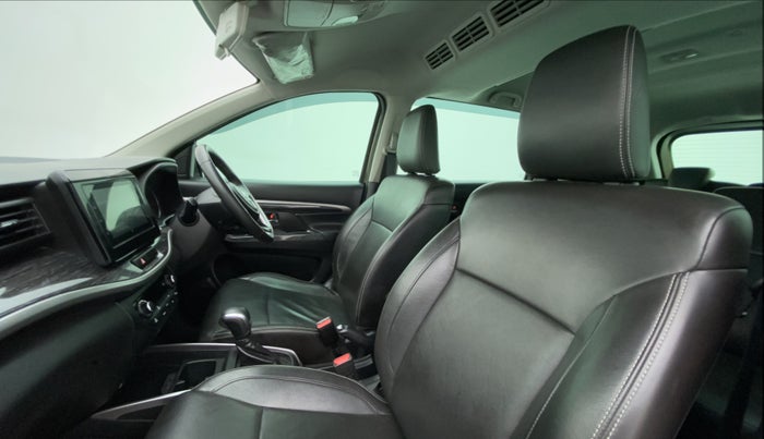 2019 Maruti XL6 ALPHA AT, Petrol, Automatic, 80,724 km, Right Side Front Door Cabin
