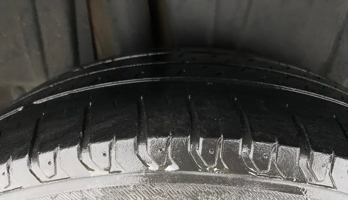 2019 Maruti XL6 ALPHA AT, Petrol, Automatic, 80,724 km, Right Rear Tyre Tread