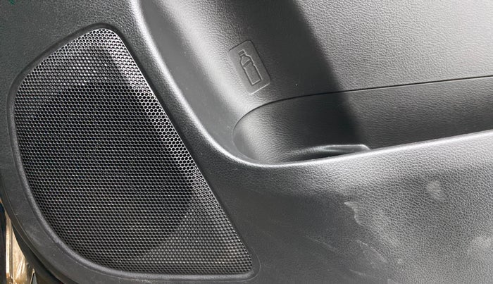2019 Maruti XL6 ALPHA AT, Petrol, Automatic, 80,724 km, Speaker