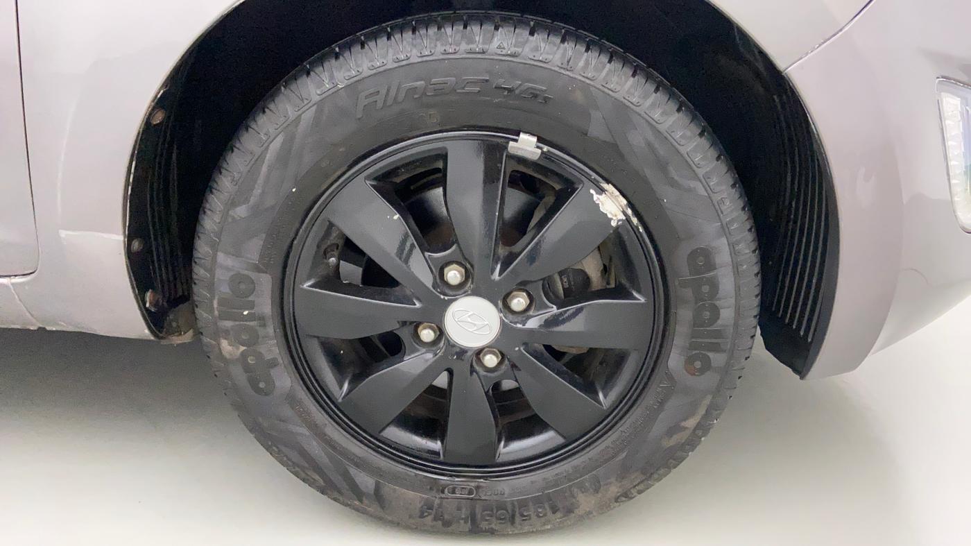 2013 Hyundai i20 SPORTZ 1.2, Petrol, Manual, 48,177 km, Right Front Wheel