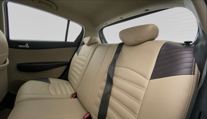 2013 Hyundai i20 SPORTZ 1.2, Petrol, Manual, 48,177 km, Right Side Rear Door Cabin