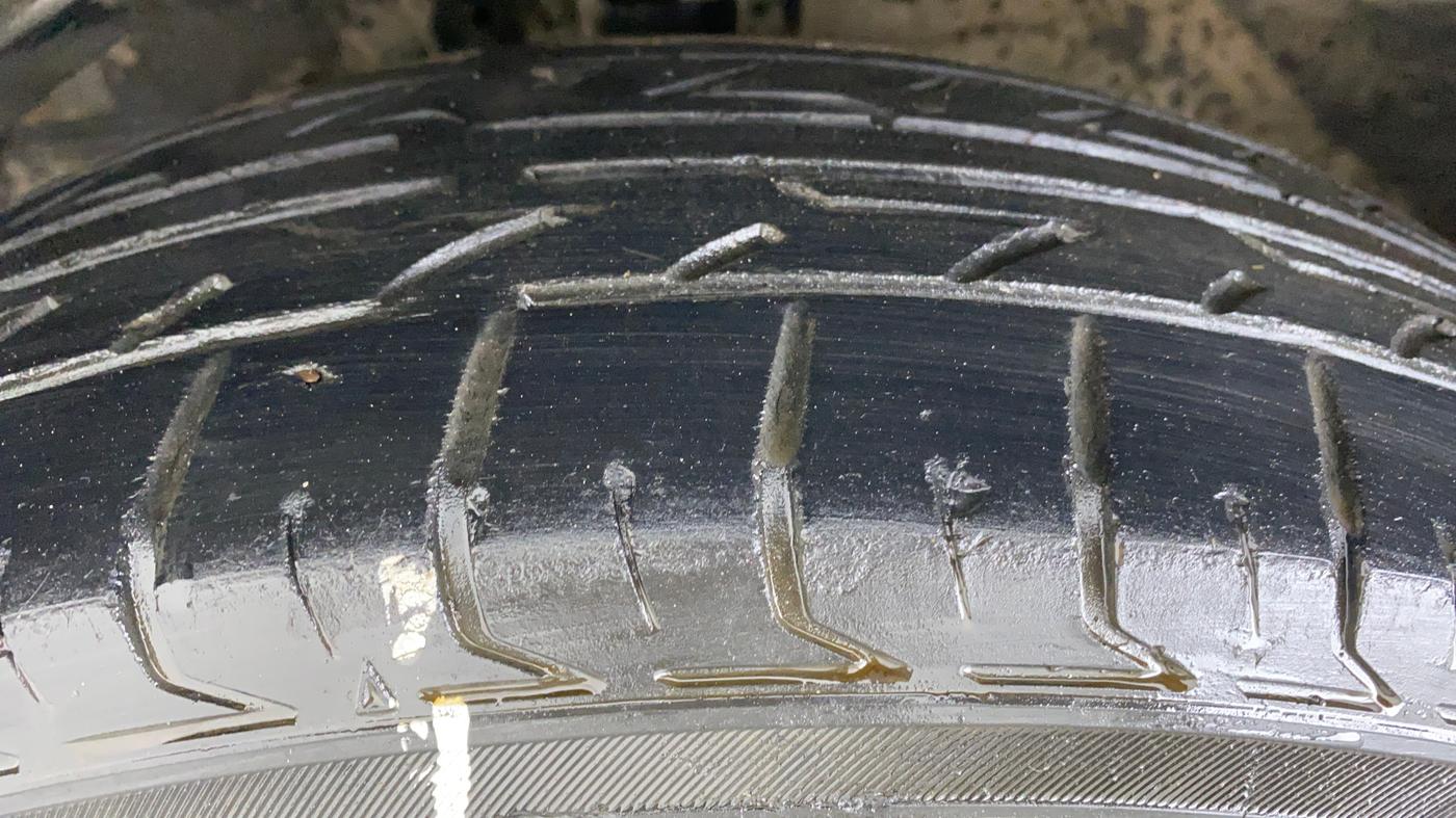 2012 Maruti Swift VXI D, Petrol, Manual, 53,116 km, Left Front Tyre Tread