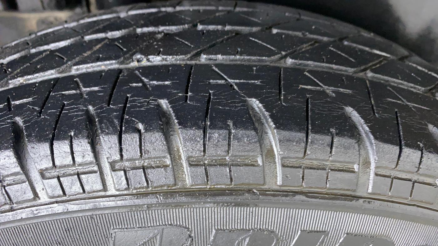 2012 Maruti Swift VXI D, Petrol, Manual, 53,116 km, Right Rear Tyre Tread