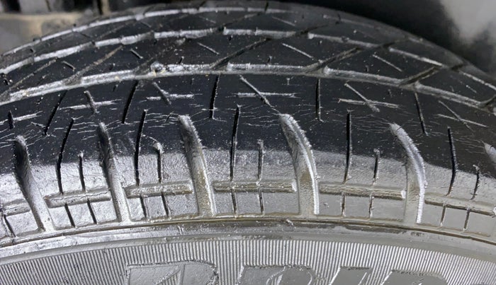 2012 Maruti Swift VXI D, Petrol, Manual, 53,116 km, Right Rear Tyre Tread