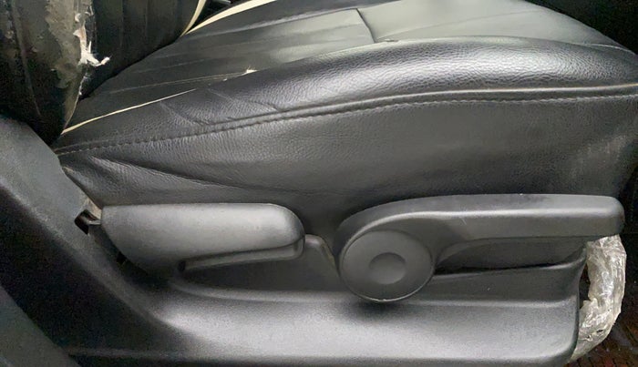 2018 Maruti Vitara Brezza ZDI PLUS, Diesel, Manual, 48,642 km, Driver Side Adjustment Panel