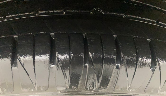 2021 KIA SONET HTX 1.5, Diesel, Manual, 34,880 km, Left Front Tyre Tread