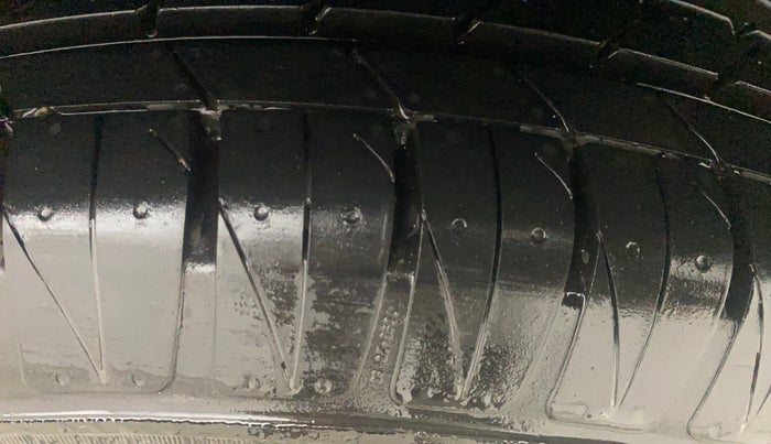 2021 KIA SONET HTX 1.5, Diesel, Manual, 34,880 km, Left Rear Tyre Tread