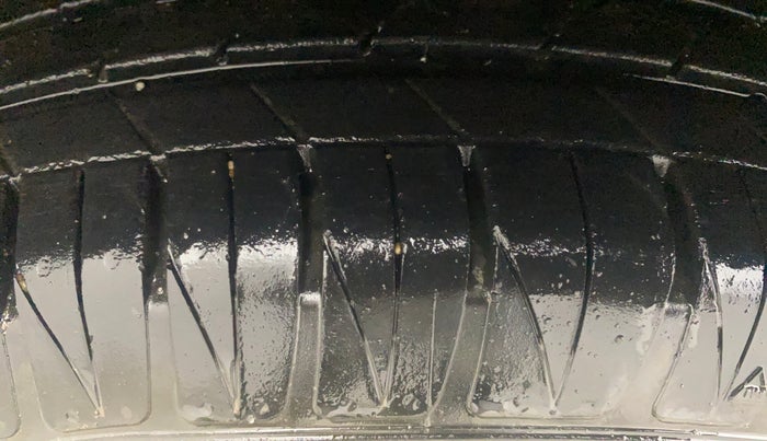 2021 KIA SONET HTX 1.5, Diesel, Manual, 34,880 km, Right Rear Tyre Tread