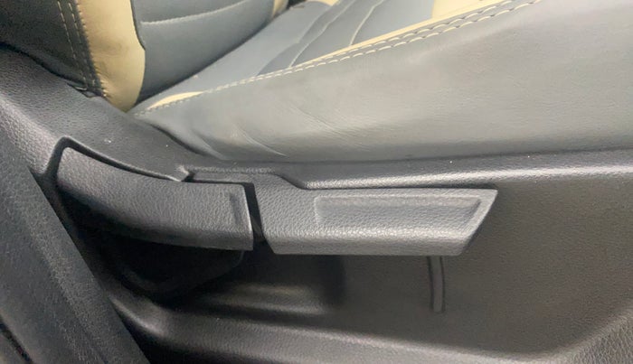 2021 KIA SONET HTX 1.5, Diesel, Manual, 34,880 km, Driver Side Adjustment Panel