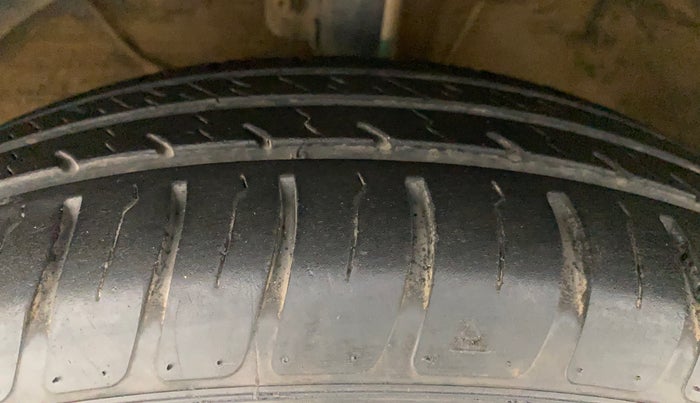 2021 Maruti Swift VXI, Petrol, Manual, 13,058 km, Left Front Tyre Tread