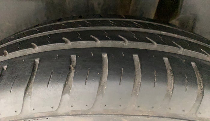 2021 Maruti Swift VXI, Petrol, Manual, 13,058 km, Left Rear Tyre Tread