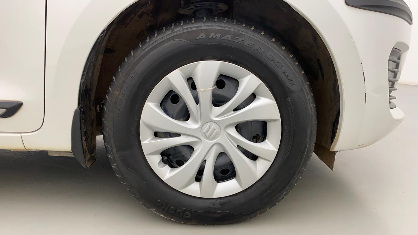 2021 Maruti Swift VXI, Petrol, Manual, 13,058 km, Right Front Wheel