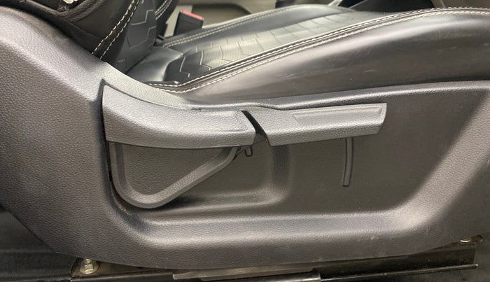 2022 KIA SONET HTX 1.5, Diesel, Manual, 74,696 km, Driver Side Adjustment Panel