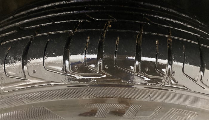 2022 KIA SONET HTX 1.5, Diesel, Manual, 74,696 km, Right Front Tyre Tread