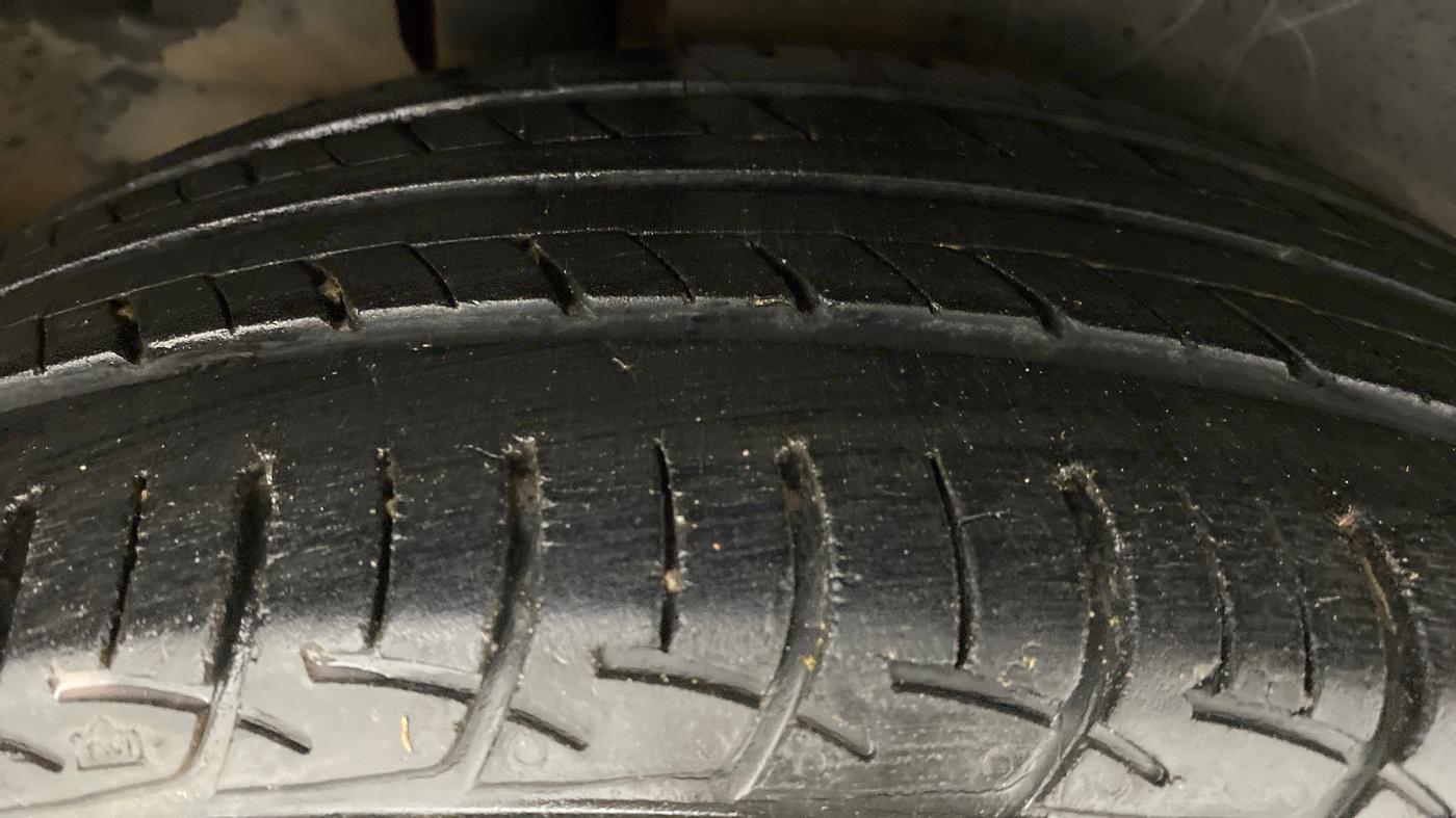 2013 Maruti Ertiga VDI ABS, Diesel, Manual, 36,967 km, Right Rear Tyre Tread