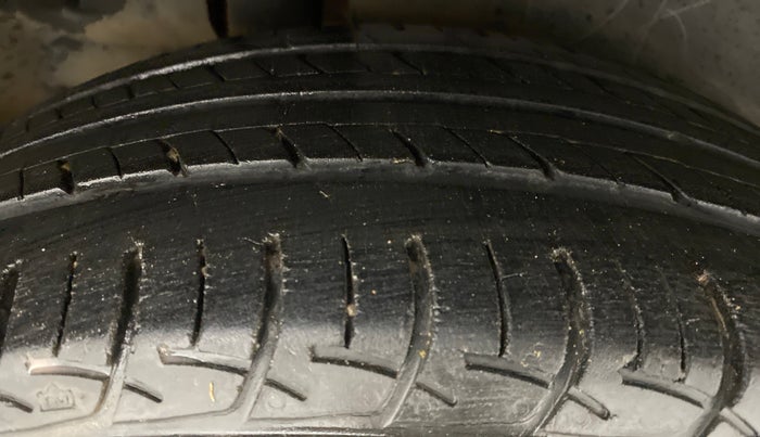 2013 Maruti Ertiga VDI ABS, Diesel, Manual, 36,967 km, Right Rear Tyre Tread