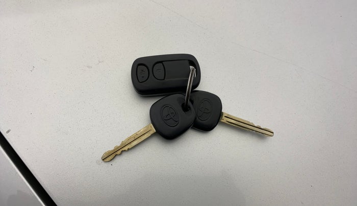 2013 Toyota Etios G, Petrol, Manual, 1,16,531 km, Key Close Up