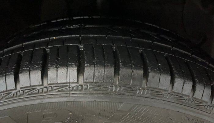 2019 Hyundai Grand i10 SPORTZ 1.2 KAPPA VTVT, Petrol, Manual, 6,852 km, Right Front Tyre Tread