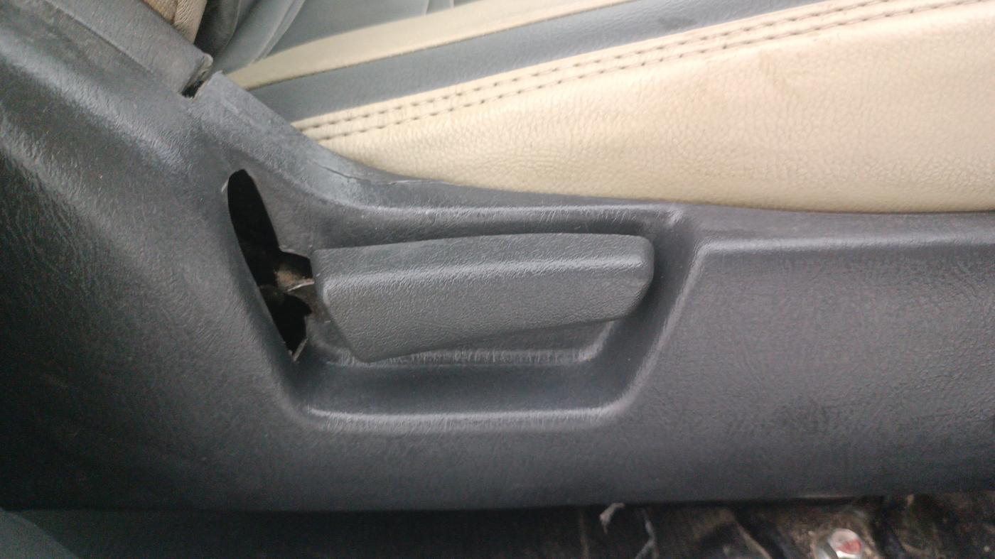 2018 Maruti Alto K10 VXI, Petrol, Manual, 22,451 km, Driver Side Adjustment Panel