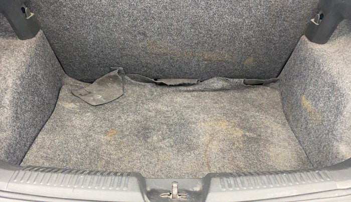 2016 Volkswagen Polo COMFORTLINE 1.2L, Petrol, Manual, 73,493 km, Boot Inside