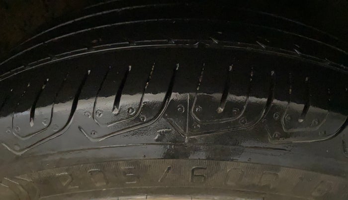 2020 Ford Ecosport TITANIUM 1.5L DIESEL, Diesel, Manual, 1,44,257 km, Left Rear Tyre Tread