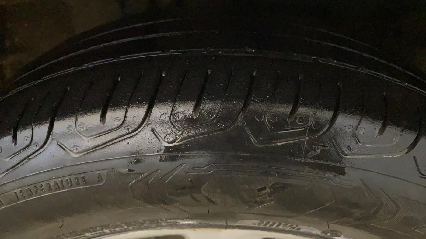 2020 Ford Ecosport TITANIUM 1.5L DIESEL, Diesel, Manual, 1,44,257 km, Right Front Tyre Tread