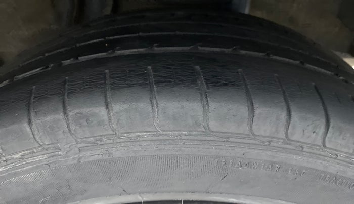 2017 Honda WR-V 1.2 i-VTEC S MT, Petrol, Manual, 61,326 km, Left Rear Tyre Tread