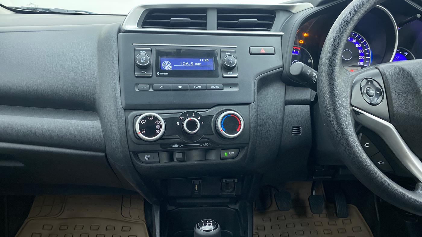 2017 Honda WR-V 1.2 i-VTEC S MT, Petrol, Manual, 61,326 km, Air Conditioner