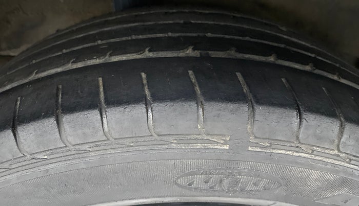 2017 Honda WR-V 1.2 i-VTEC S MT, Petrol, Manual, 61,326 km, Right Rear Tyre Tread