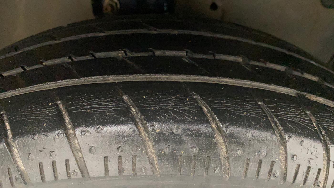 2018 Maruti Celerio ZXI, Petrol, Manual, 39,085 km, Right Front Tyre Tread