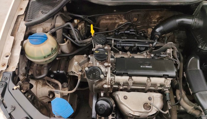 2014 Volkswagen Polo HIGHLINE1.2L, Petrol, Manual, 1,24,334 km, Engine View - Right