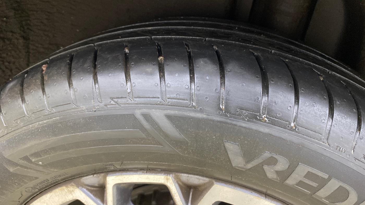 2021 Skoda KUSHAQ STYLE 1.5L TSI DSG, Petrol, Automatic, 87,206 km, Left Rear Tyre Tread