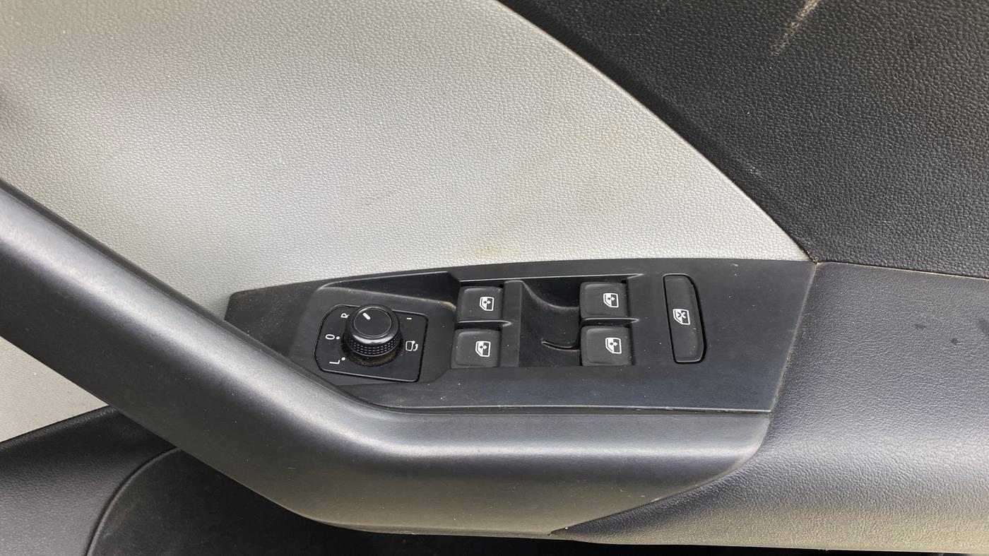 2021 Skoda KUSHAQ STYLE 1.5L TSI DSG, Petrol, Automatic, 87,206 km, Driver Side Door Panels Control