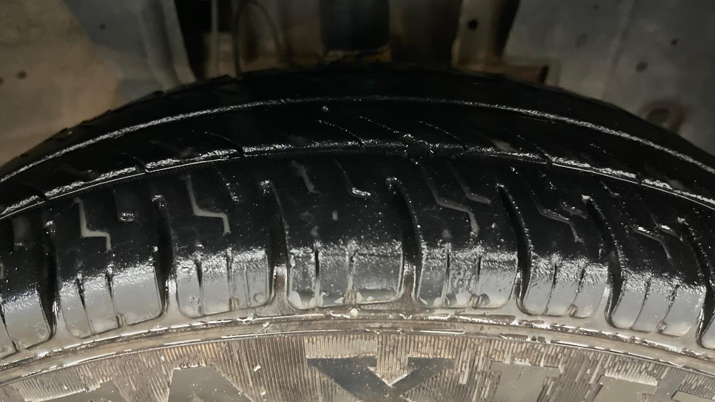 2022 Renault TRIBER RXT, Petrol, Manual, 45,603 km, Right Front Tyre Tread