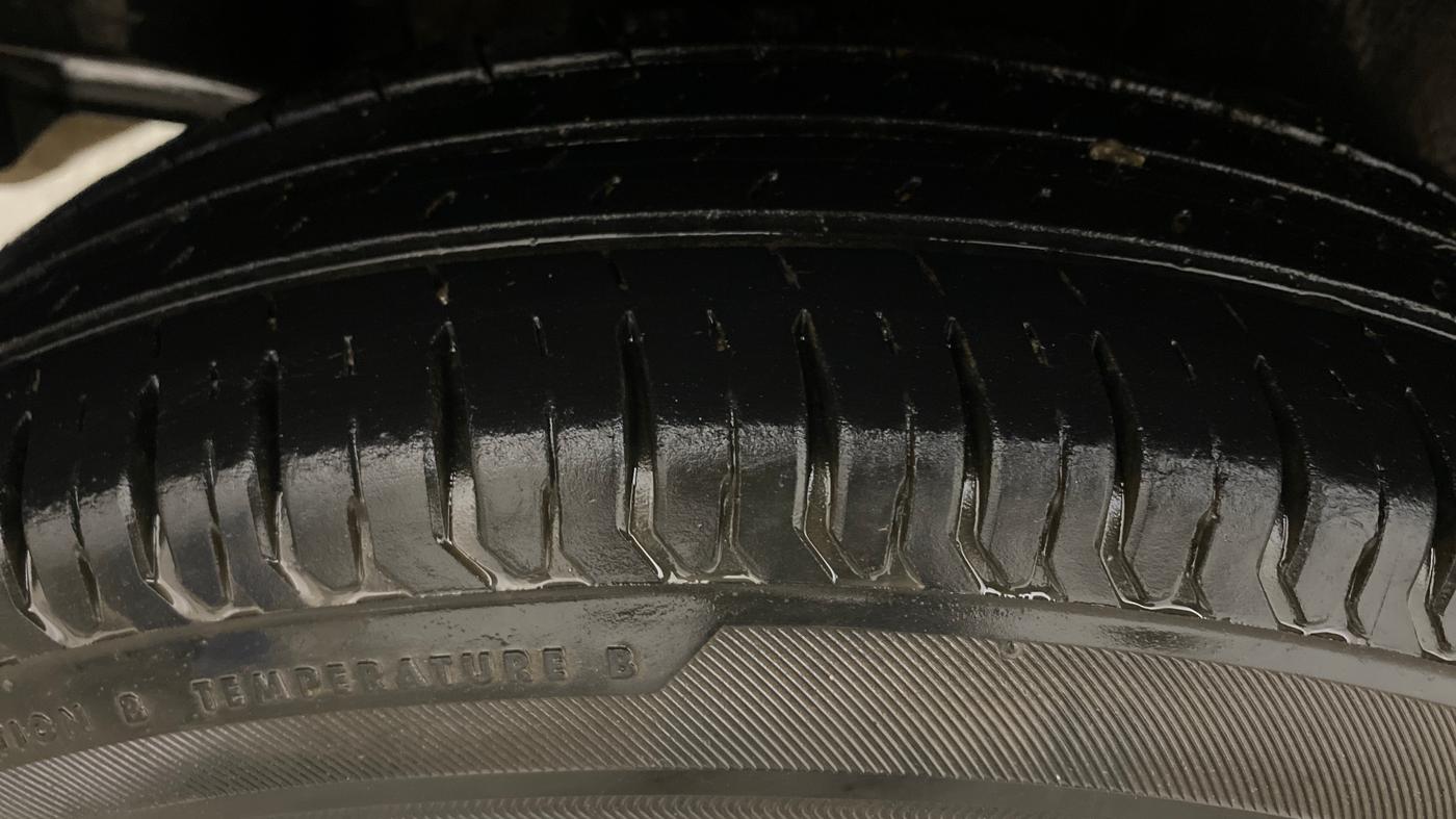 2019 Maruti Swift VXI AMT, Petrol, Automatic, 25,506 km, Right Rear Tyre Tread