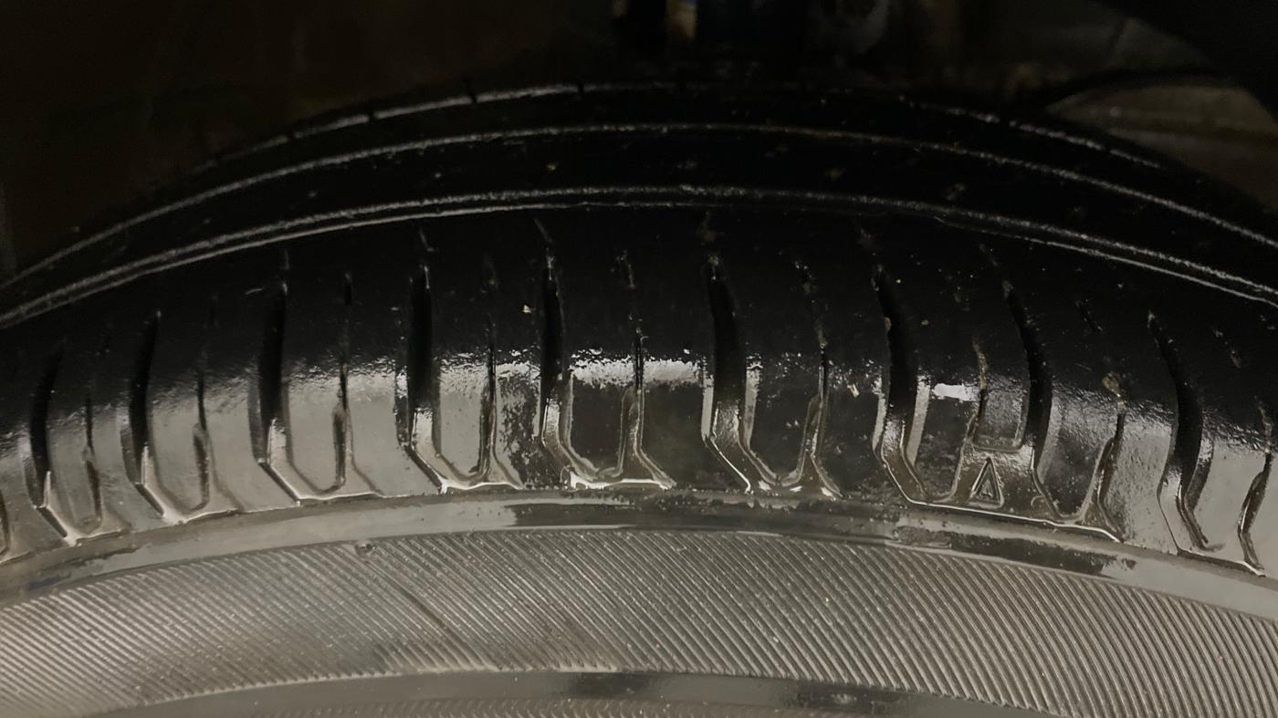 2019 Maruti Swift VXI AMT, Petrol, Automatic, 25,506 km, Right Front Tyre Tread