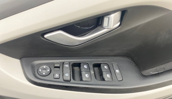 2025 Hyundai Creta 1.5 S (O) MPi iVT, Petrol, Automatic, 3,050 km, Driver Side Door Panels Control