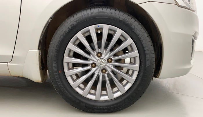 2018 Maruti Ciaz ALPHA DIESEL 1.3, Diesel, Manual, 99,927 km, Right Front Wheel