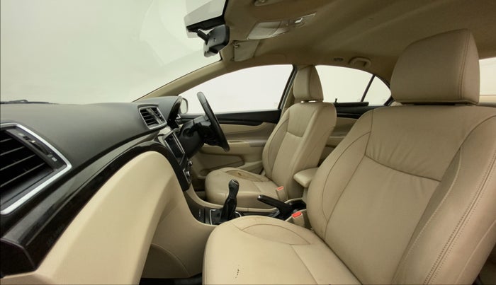 2018 Maruti Ciaz ALPHA DIESEL 1.3, Diesel, Manual, 99,927 km, Right Side Front Door Cabin