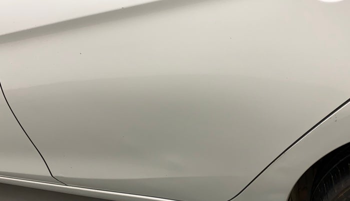 2018 Maruti Ciaz ALPHA DIESEL 1.3, Diesel, Manual, 99,927 km, Rear left door - Slightly dented