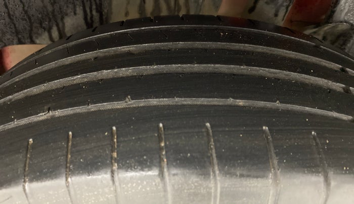 2018 Maruti Swift ZXI D, Petrol, Manual, 43,551 km, Left Rear Tyre Tread