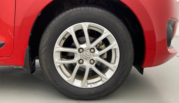 2018 Maruti Swift ZXI D, Petrol, Manual, 43,551 km, Right Front Wheel