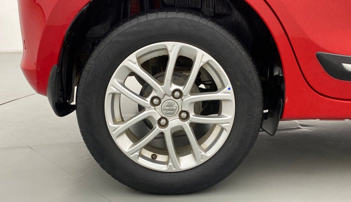 2018 Maruti Swift ZXI D, Petrol, Manual, 43,551 km, Right Rear Wheel
