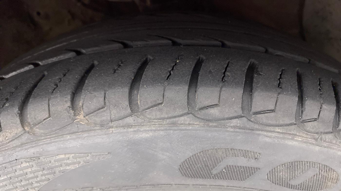 2015 Hyundai New Elantra S 1.6 MT, Diesel, Manual, 44,422 km, Right Front Tyre Tread