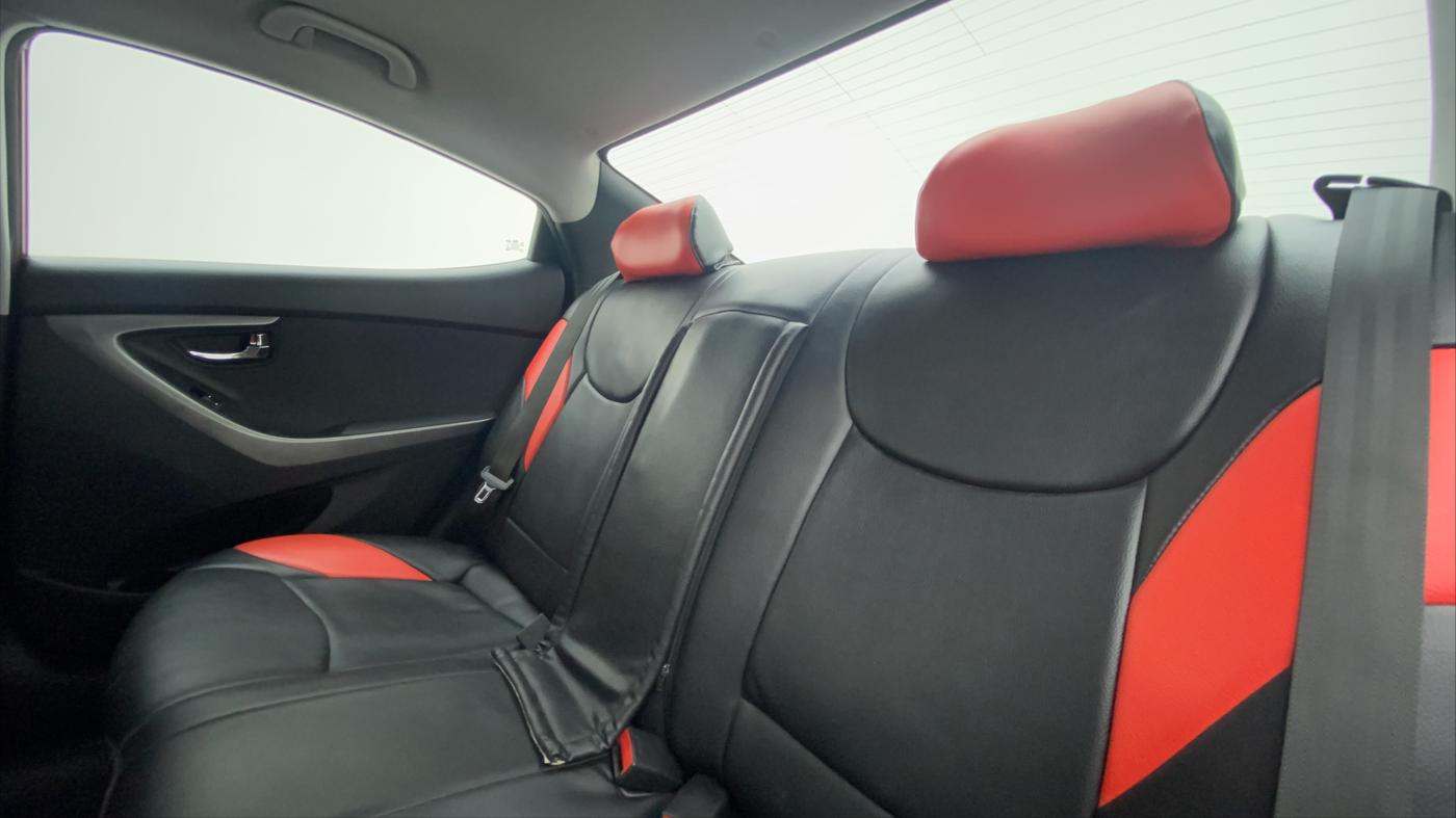 2015 Hyundai New Elantra S 1.6 MT, Diesel, Manual, 44,422 km, Right Side Rear Door Cabin
